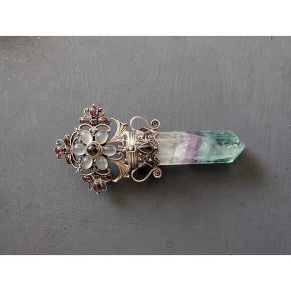 Vintage Florite Point Box Pendant with Ornate Floral Focal Signed - Picture 16 of 16